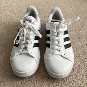 Adidas grand court shoes. Size 9